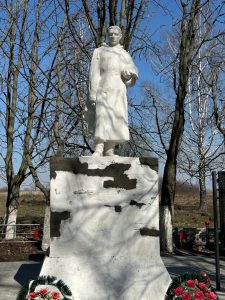 Памятник ВОВ на братской могиле советских воинов, ул. Кирова, г. Донской